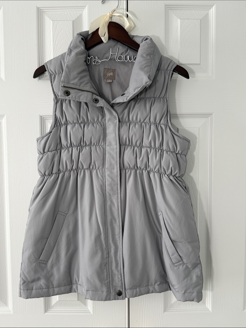 J.Jill Down Puffer Vest Women’s Sz M Quilted Lightweight Funnel Neck Outdoor